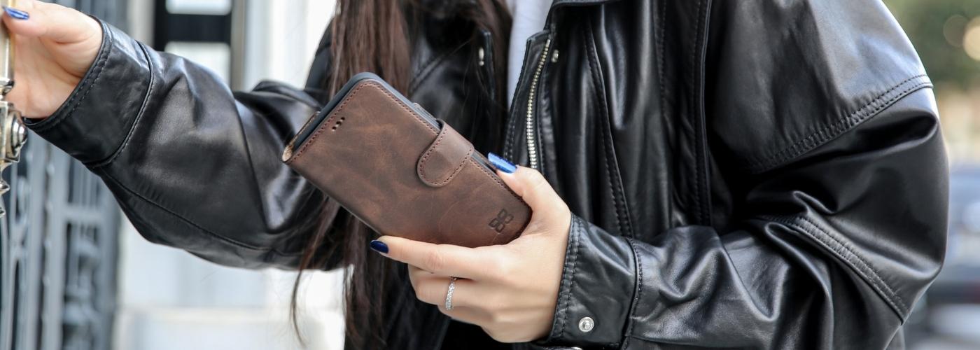 Bouletta Apple iPhone 13 Mini Leather Cases