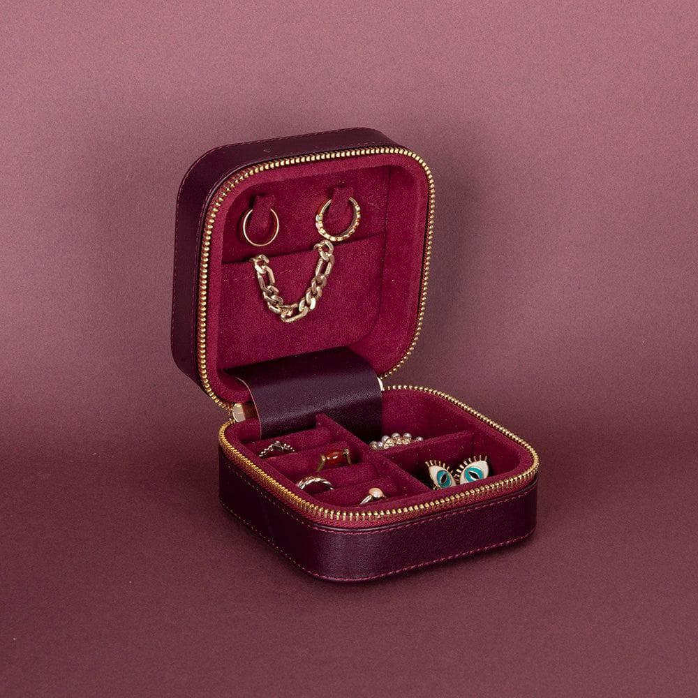 Amanda Leather Jewelry Box, Medium Bouletta