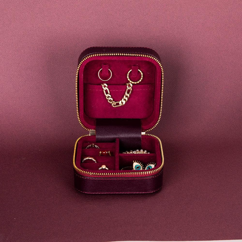 Amanda Leather Jewelry Box, Medium Bouletta