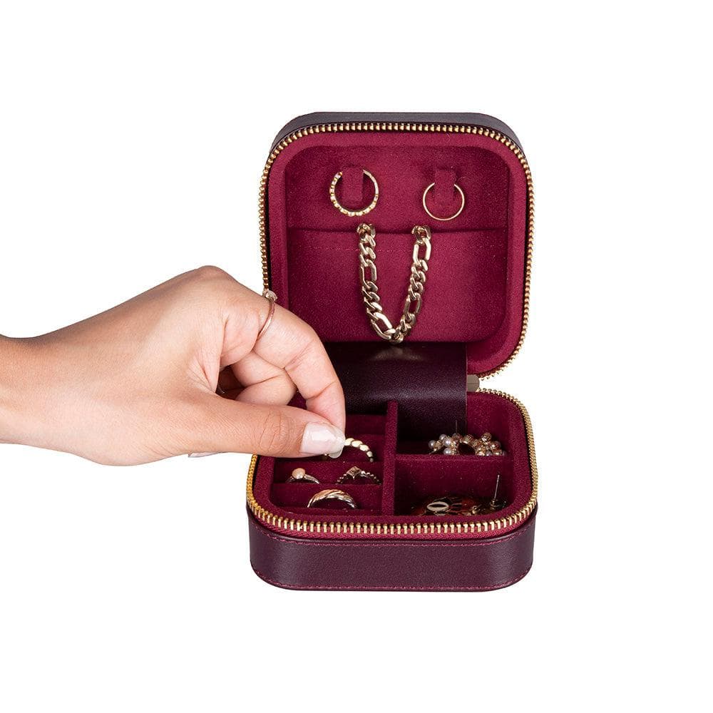 Amanda Leather Jewelry Box, Medium Bouletta