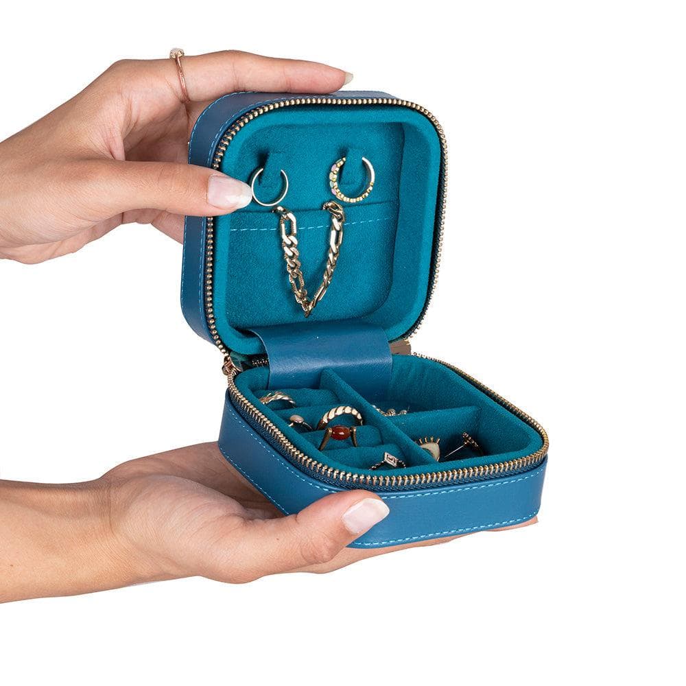 Amanda Leather Jewelry Box, Medium Bouletta