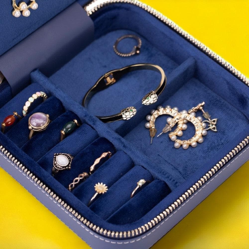 Amanda Leather Jewelry Box, Medium Bouletta