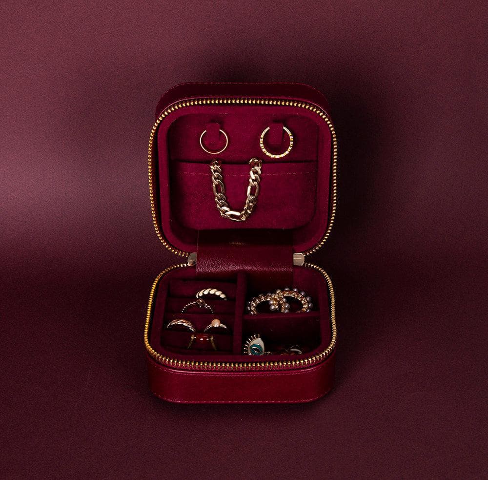 Amanda Leather Jewelry Box, Medium Bouletta