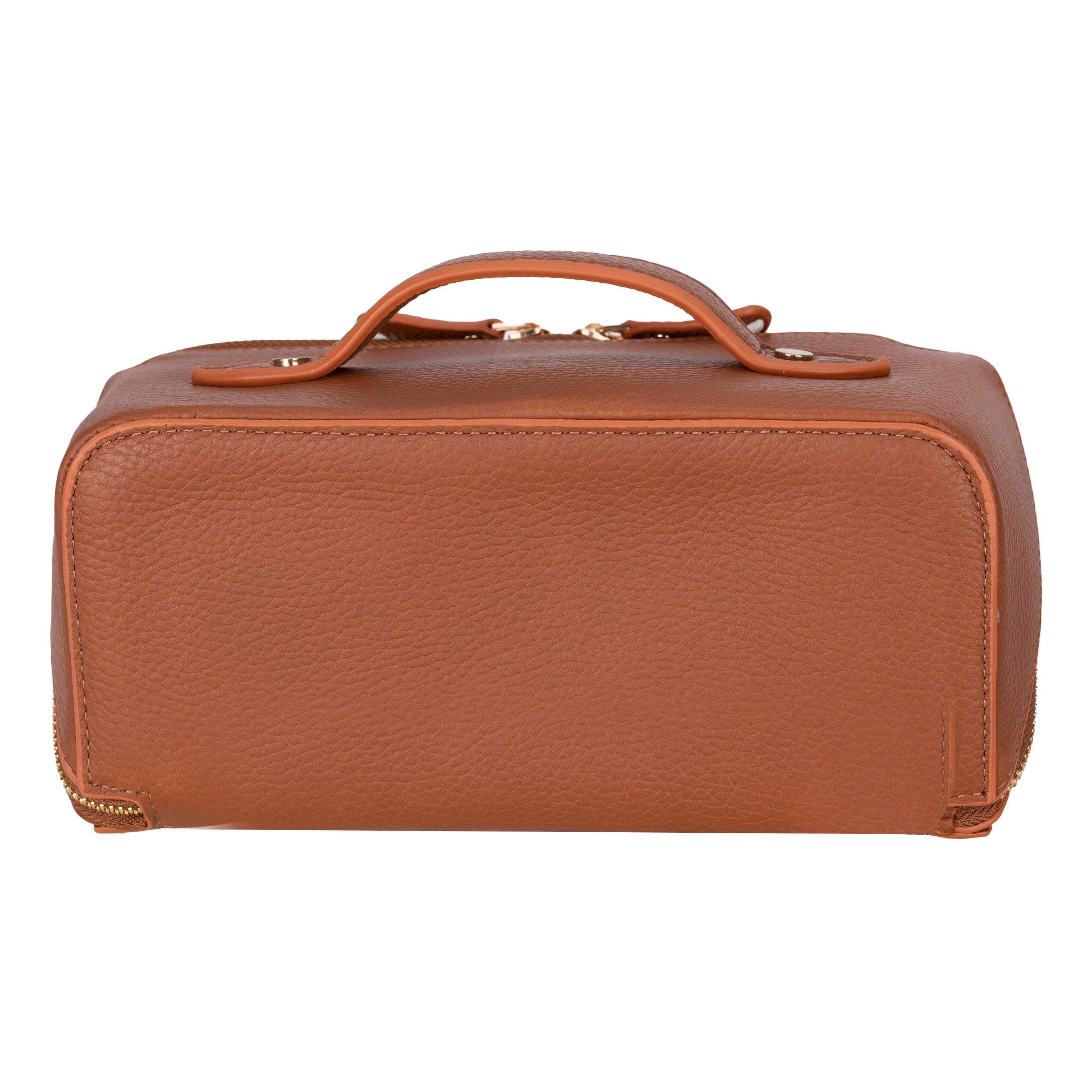 Ella Genuine Leather Dopp Kit Bouletta
