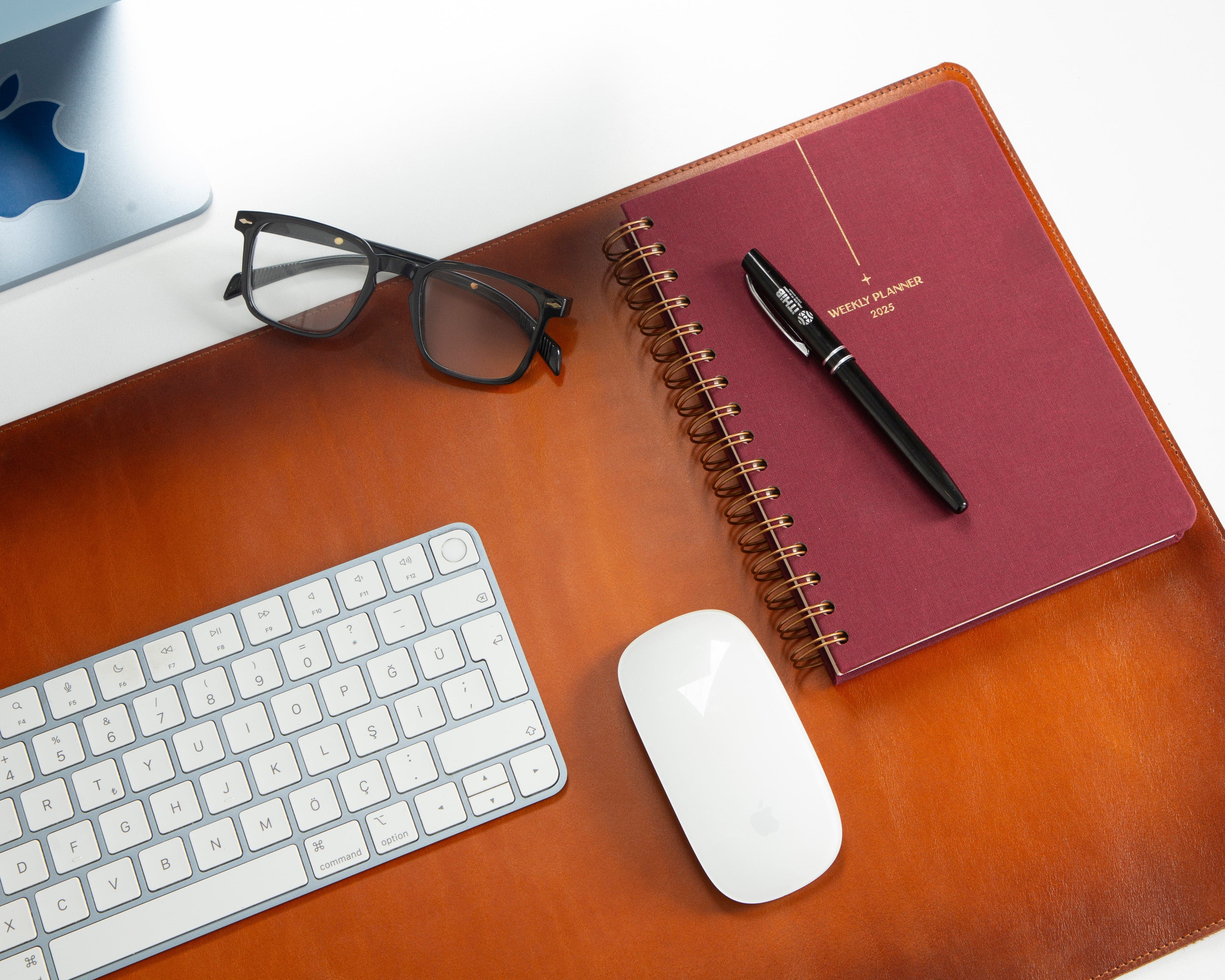Leather Desk Mat Medium Bouletta