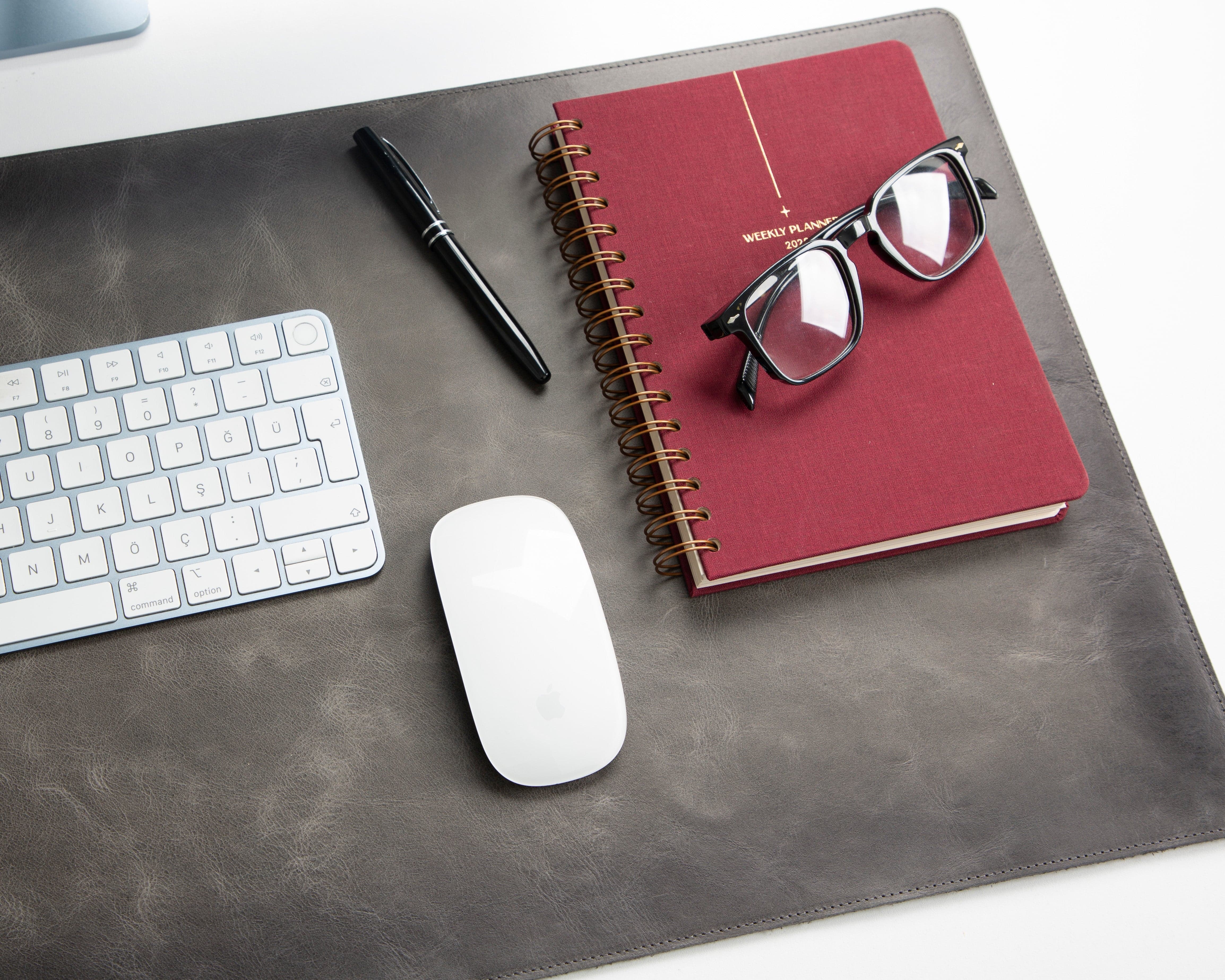 Leather Desk Mat Medium Bouletta