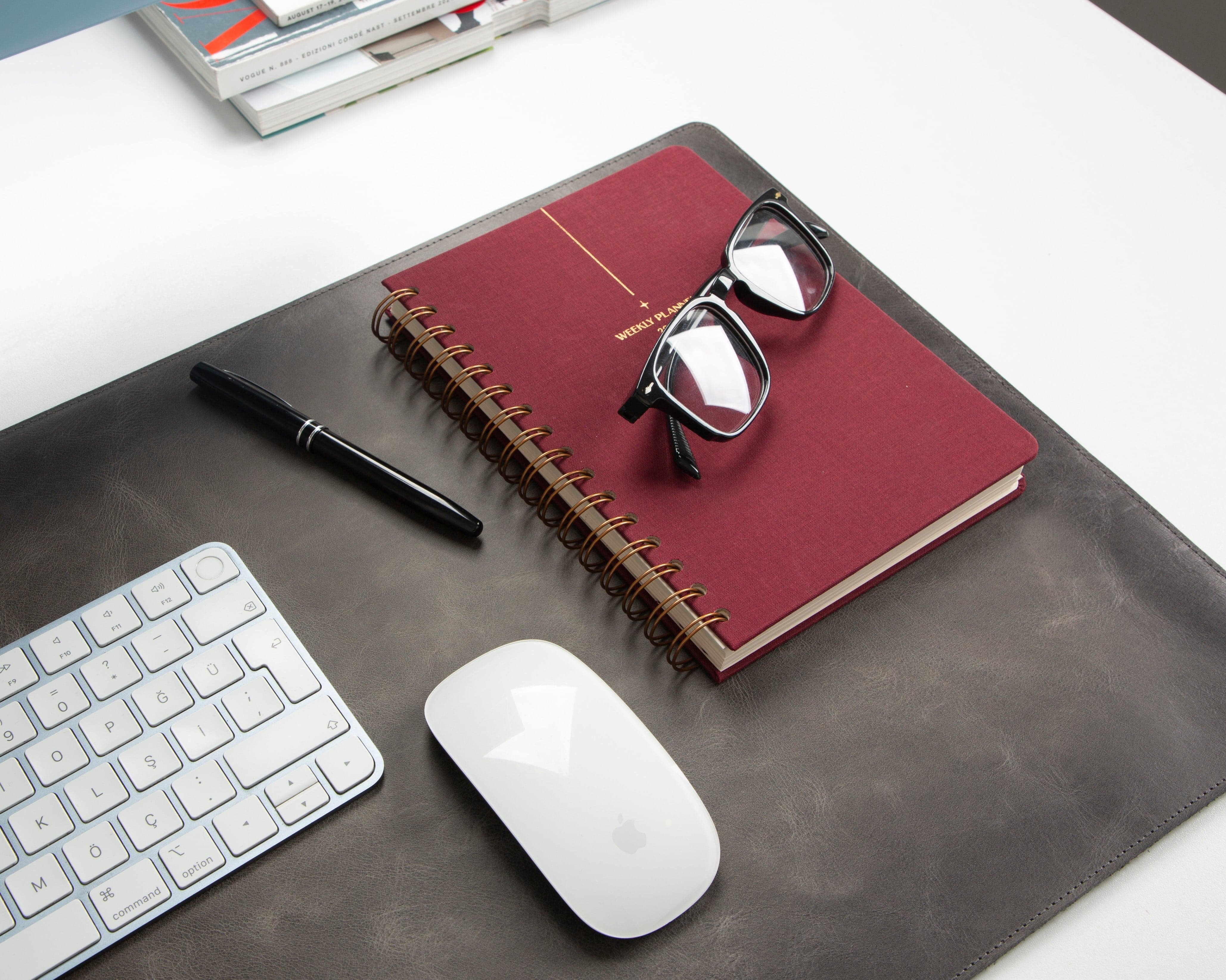 Leather Desk Mat Medium Bouletta
