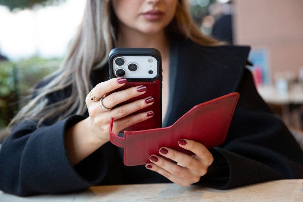 Magic iPhone 17 Pro Detachable Leather Wallet Case Bouletta
