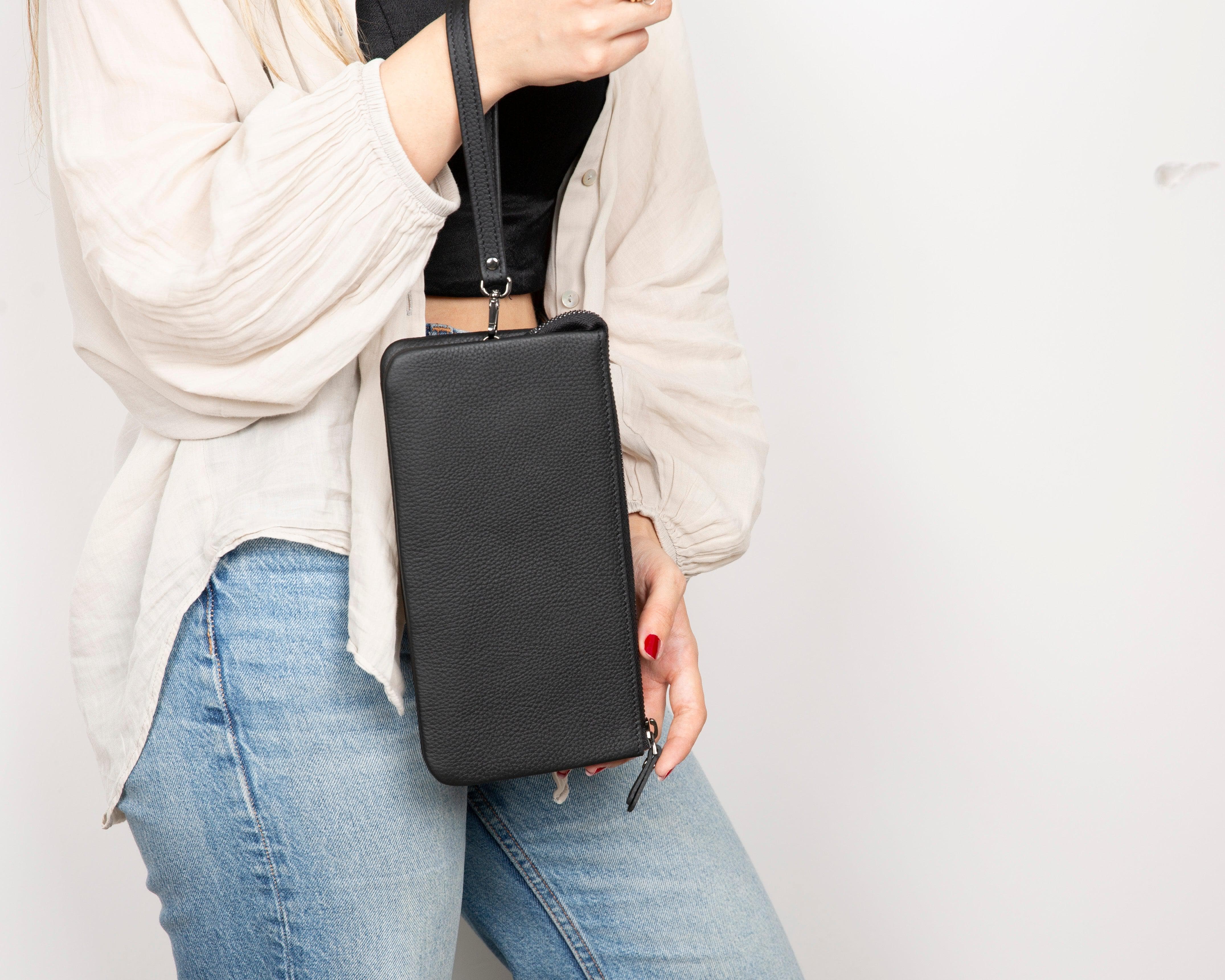 Majeste Leather Clutch Bag Bouletta