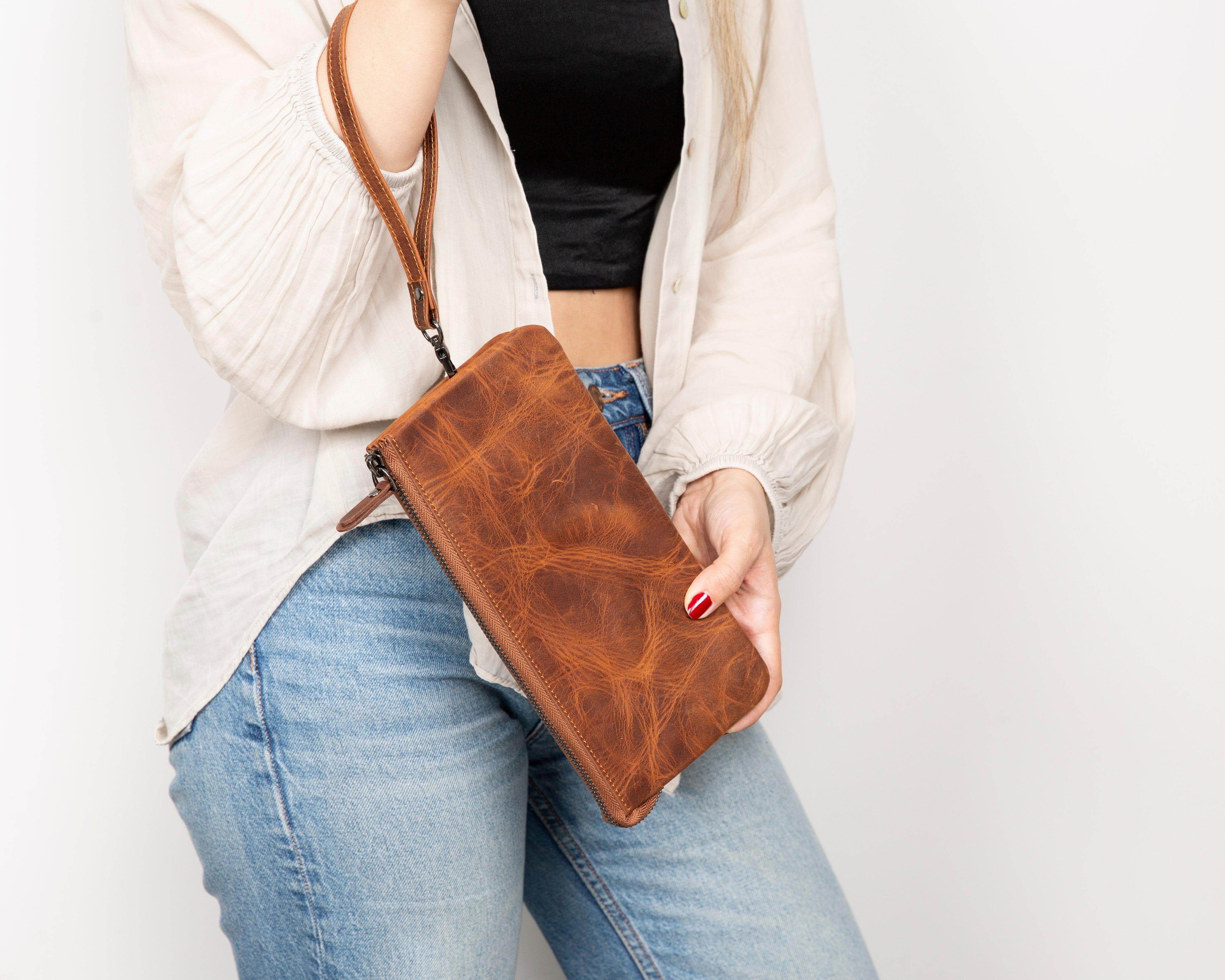 Majeste Leather Clutch Bag Bouletta