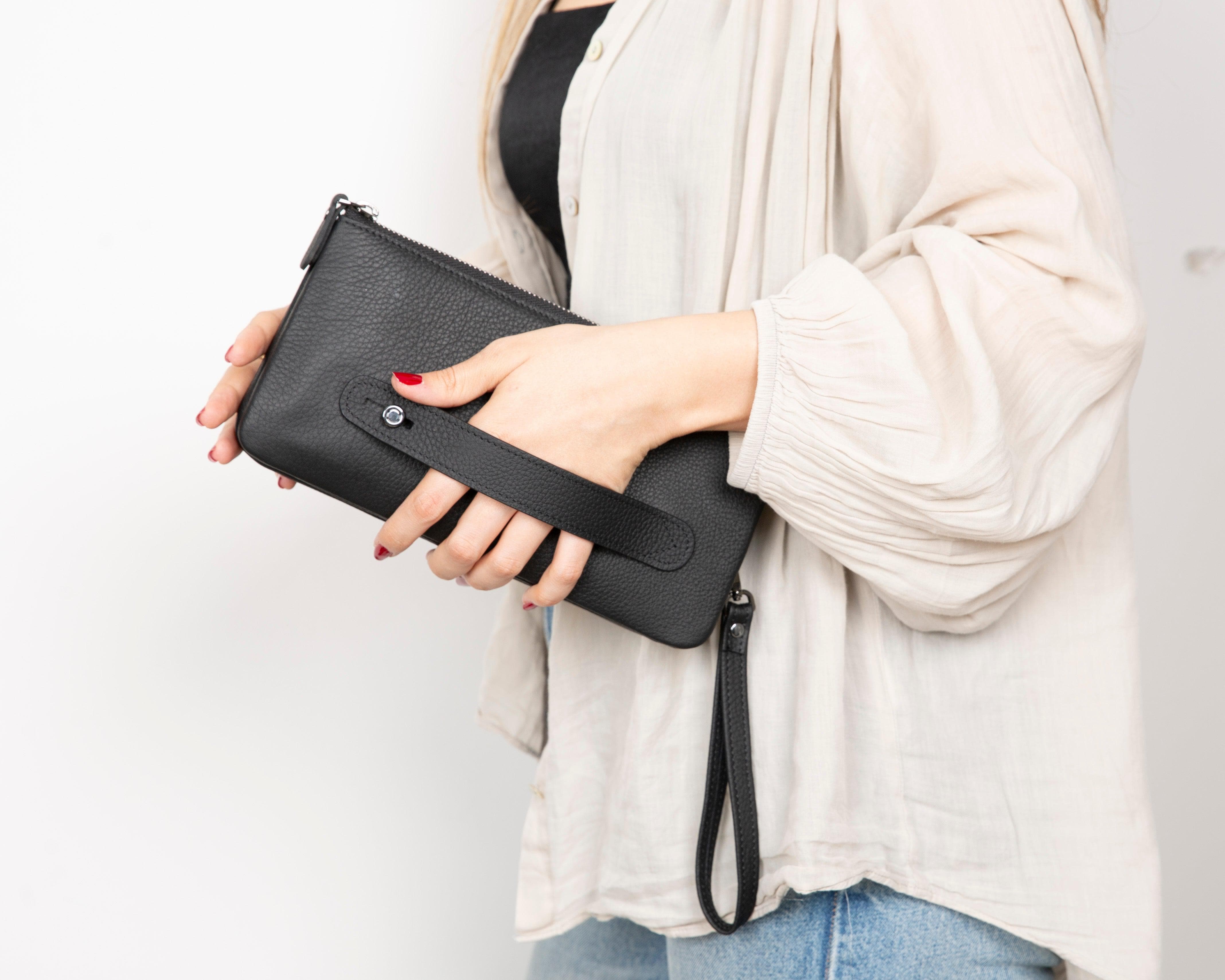 Majeste Leather Clutch Bag Bouletta