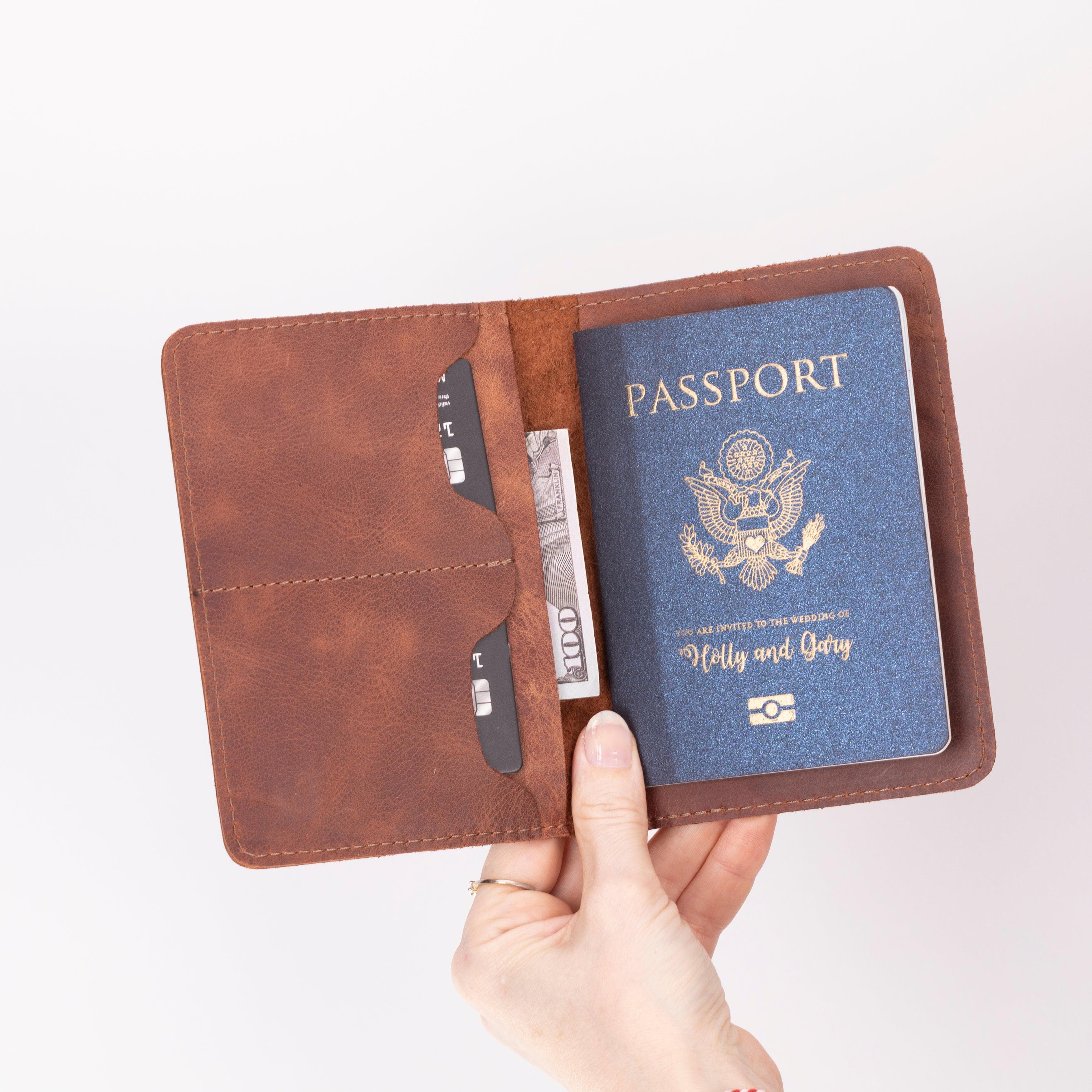 Viaggio Leather Passport Wallet Bouletta