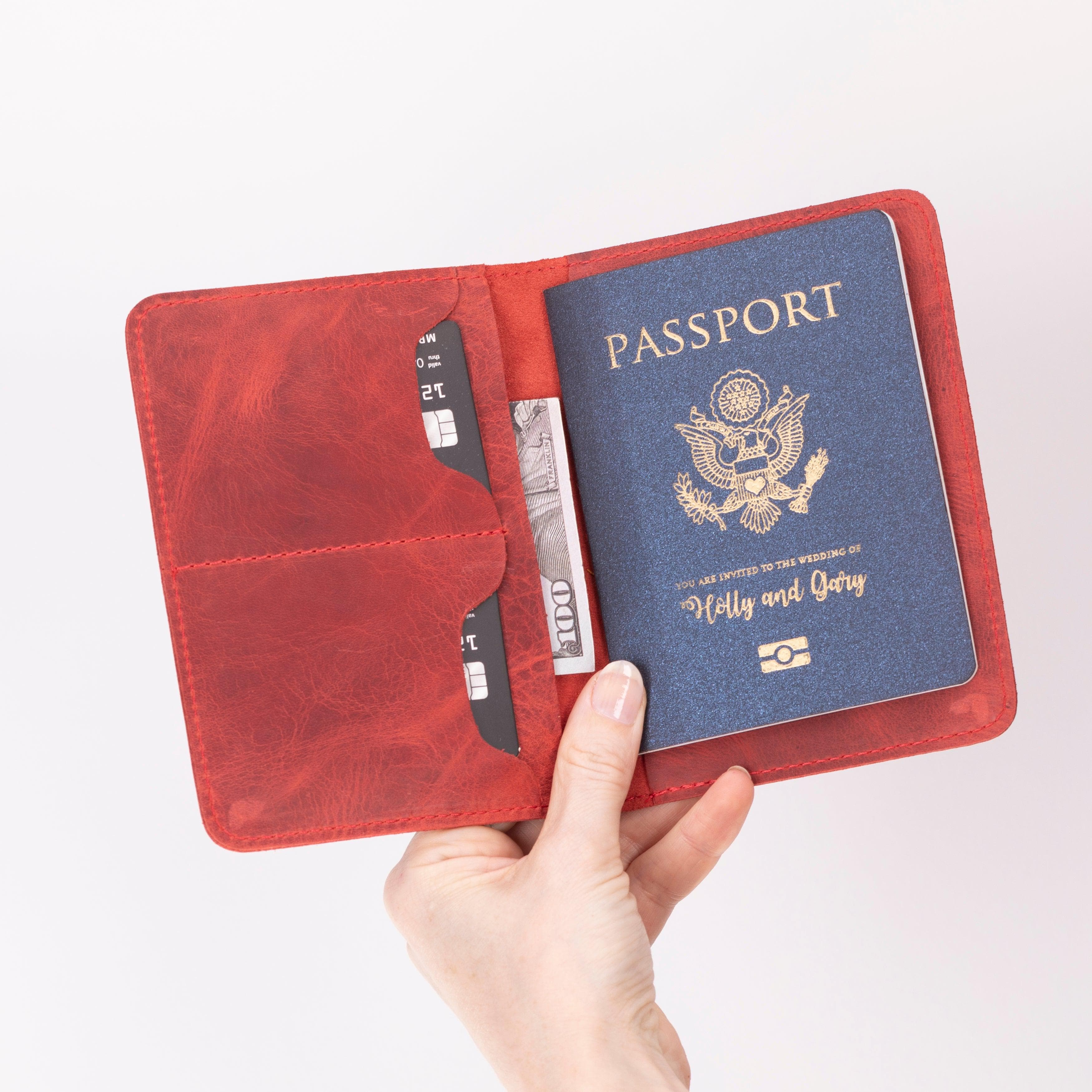 Viaggio Leather Passport Wallet Bouletta
