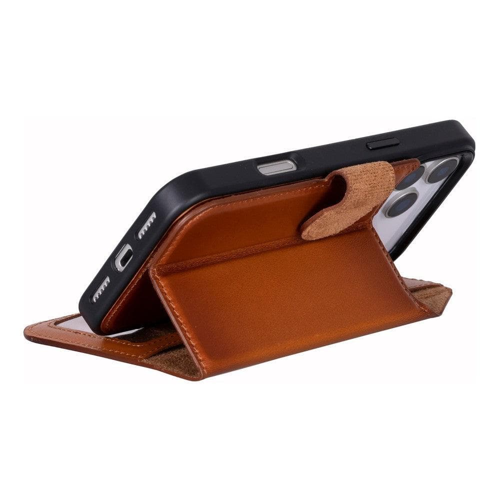 Magic iPhone 17 Pro Detachable Leather Wallet Case
