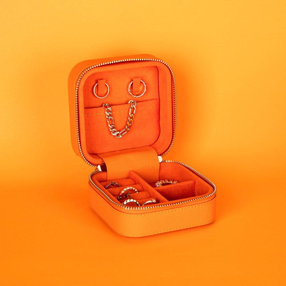 Amanda Leather Jewelry Box, Medium Bouletta