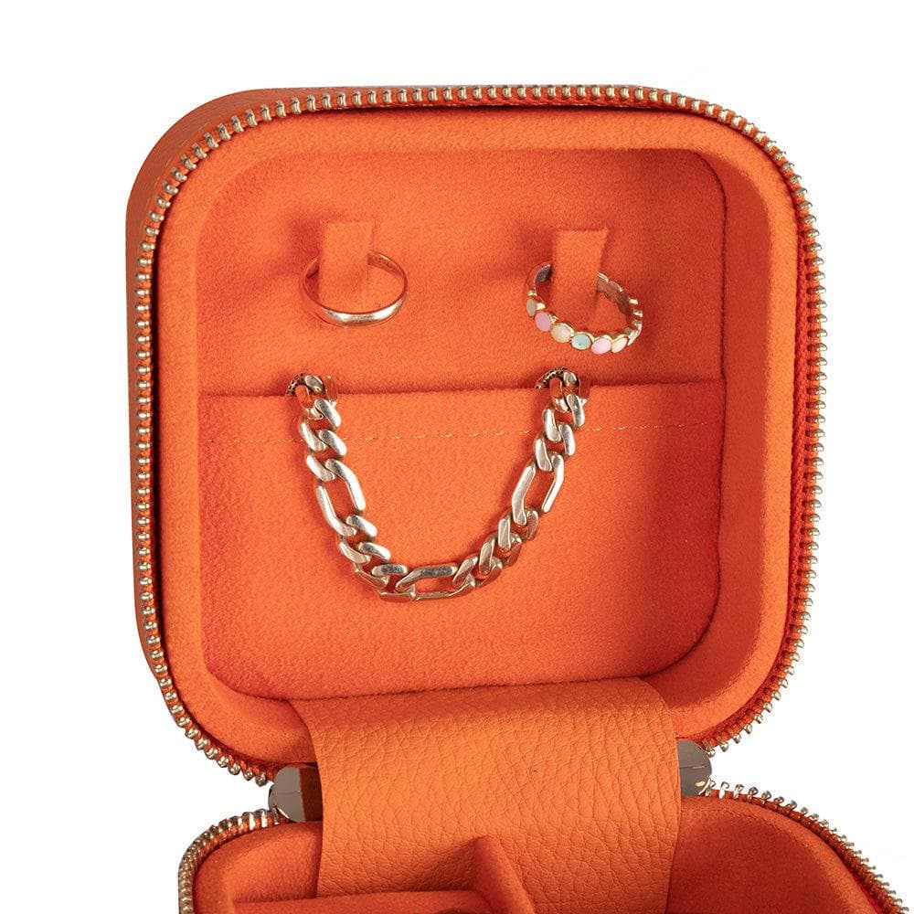 Amanda Leather Jewelry Box, Medium Bouletta