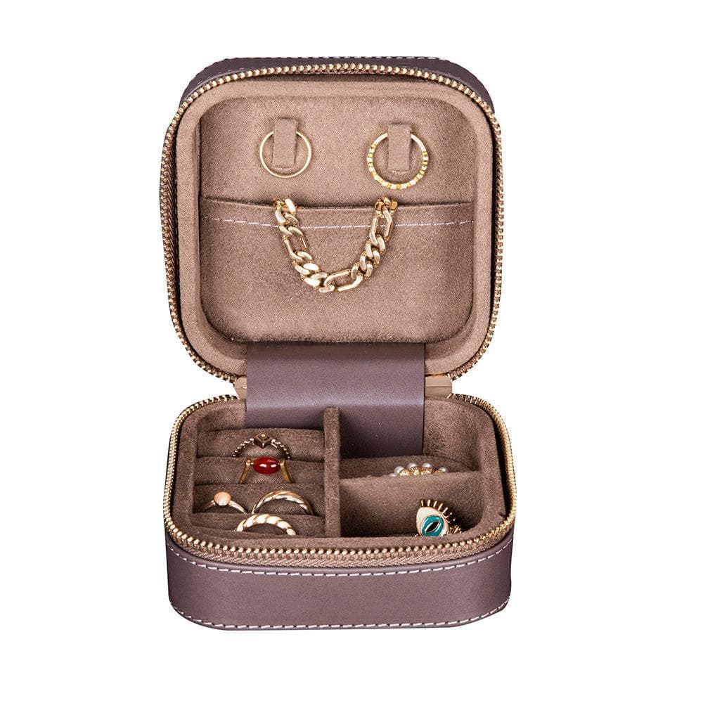 Amanda Leather Jewelry Box, Medium Bouletta