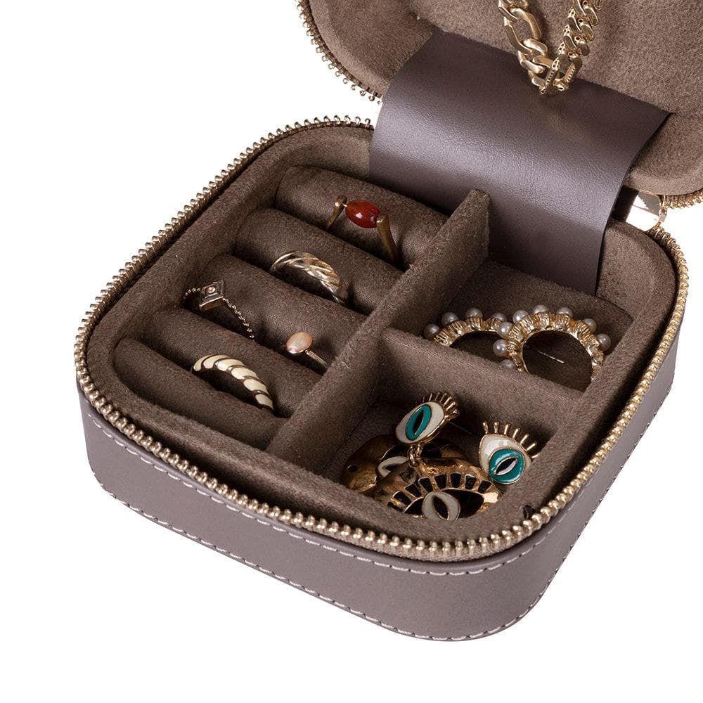 Amanda Leather Jewelry Box, Medium Bouletta