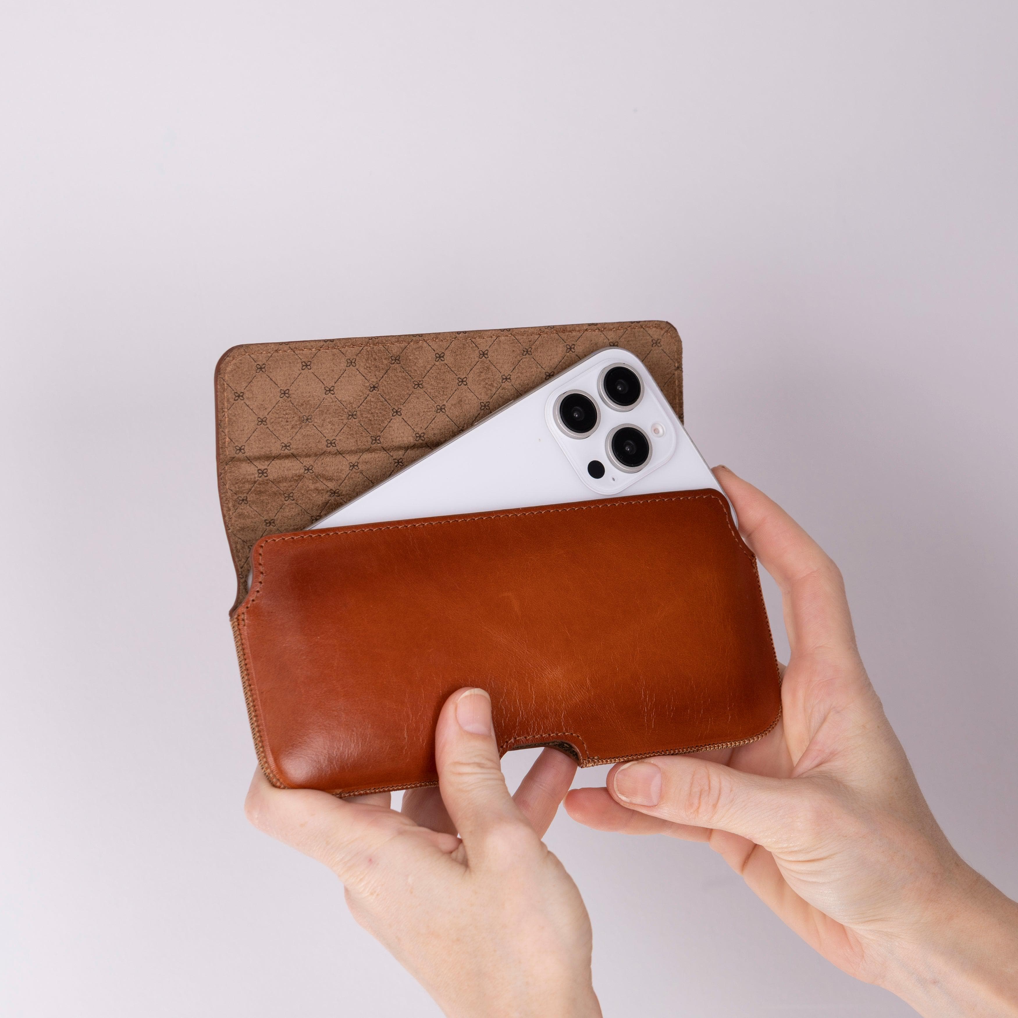Aslant Belt iPhone 16 Pro Leather Case Bouletta