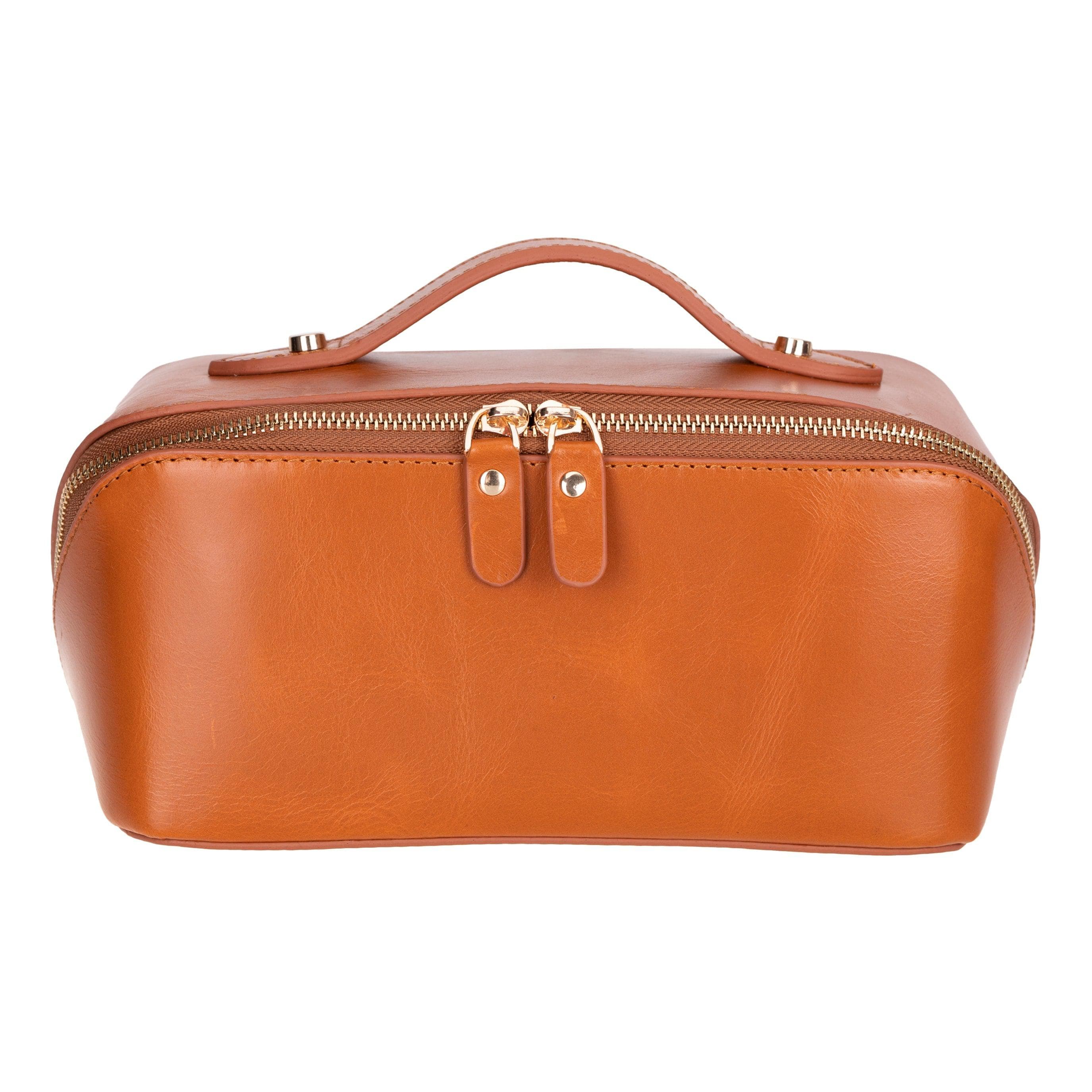 Ella Genuine Leather Dopp Kit Bouletta