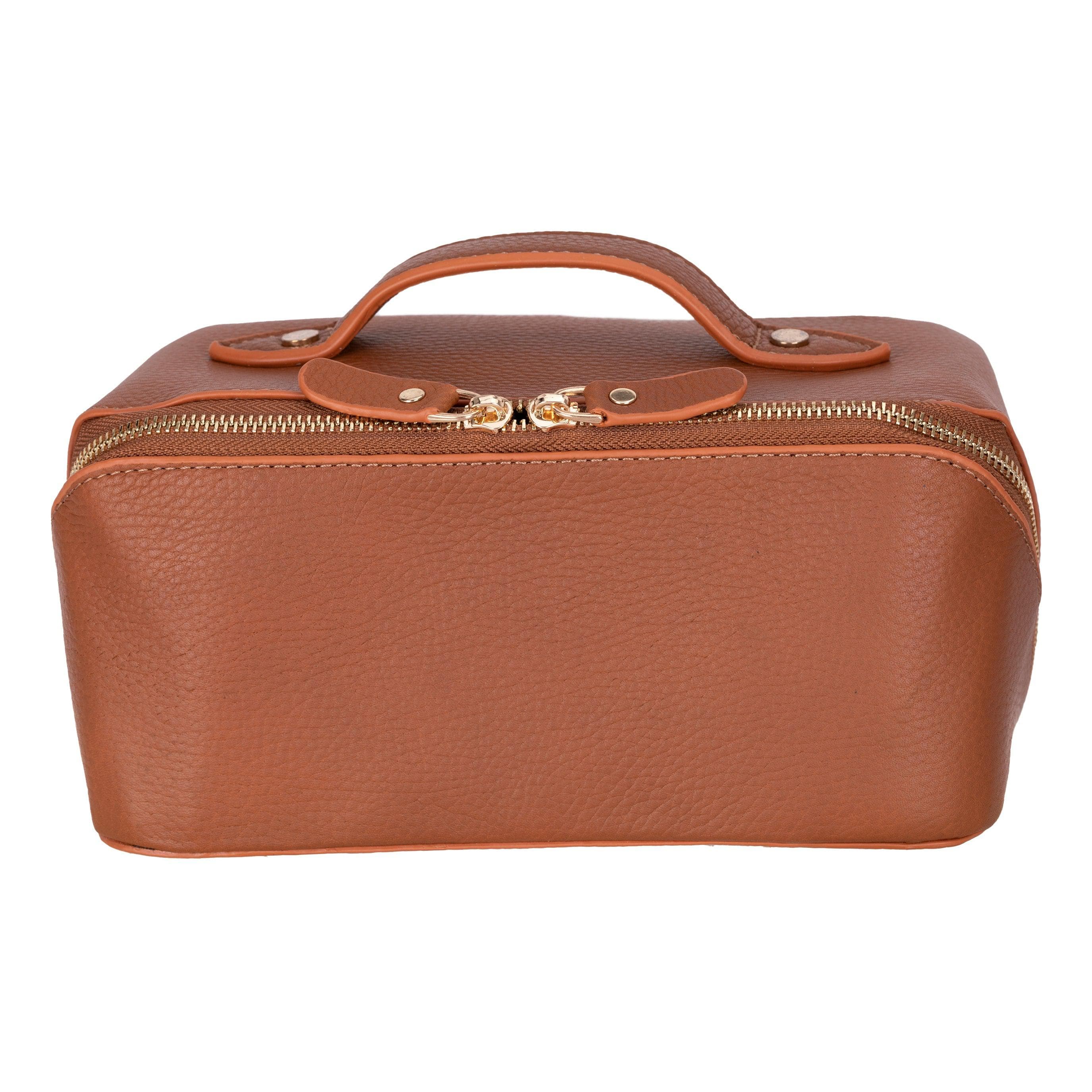 Ella Genuine Leather Dopp Kit Bouletta