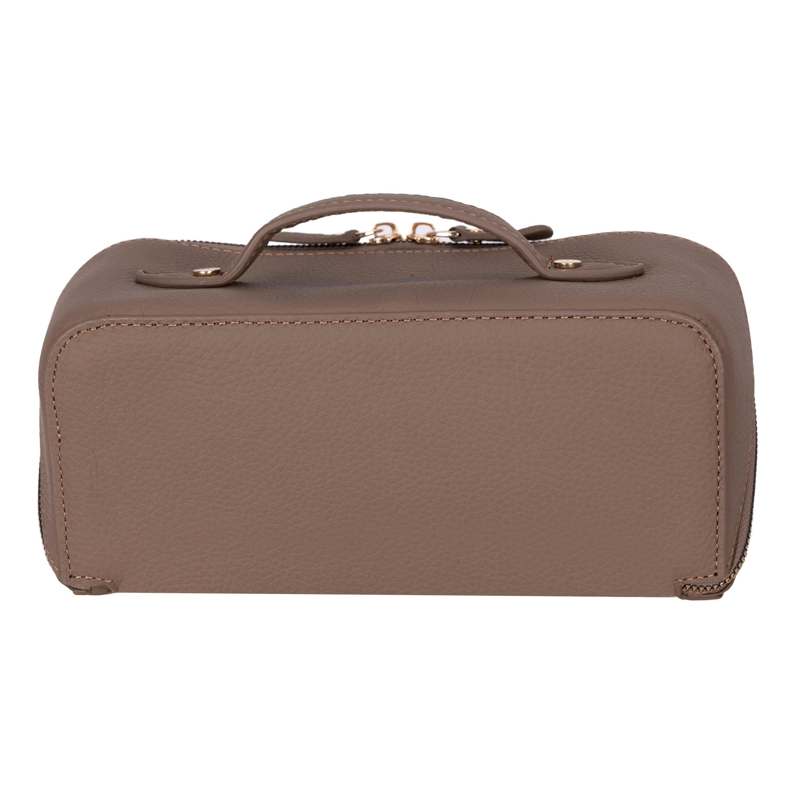 Ella Genuine Leather Dopp Kit Bouletta