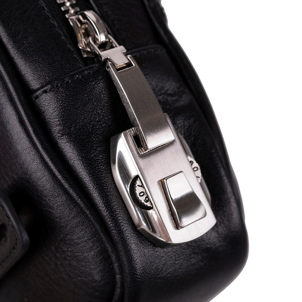 Forge Leather Handbag Black Bouletta