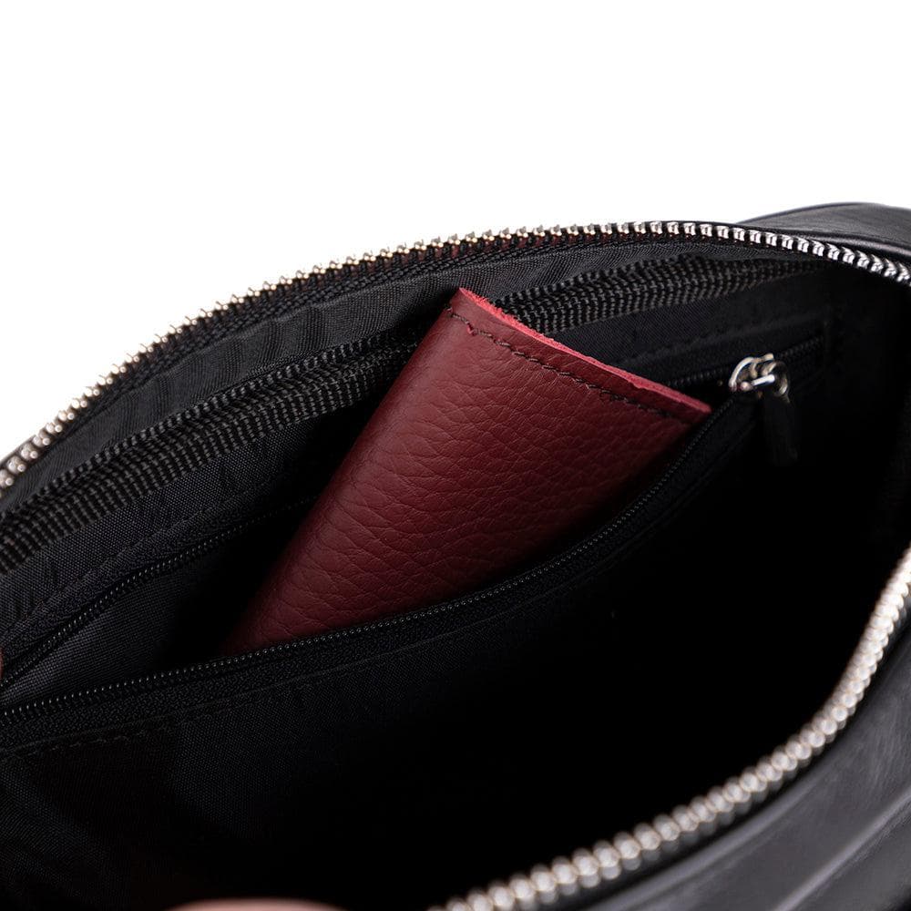 Forge Leather Handbag Black Bouletta