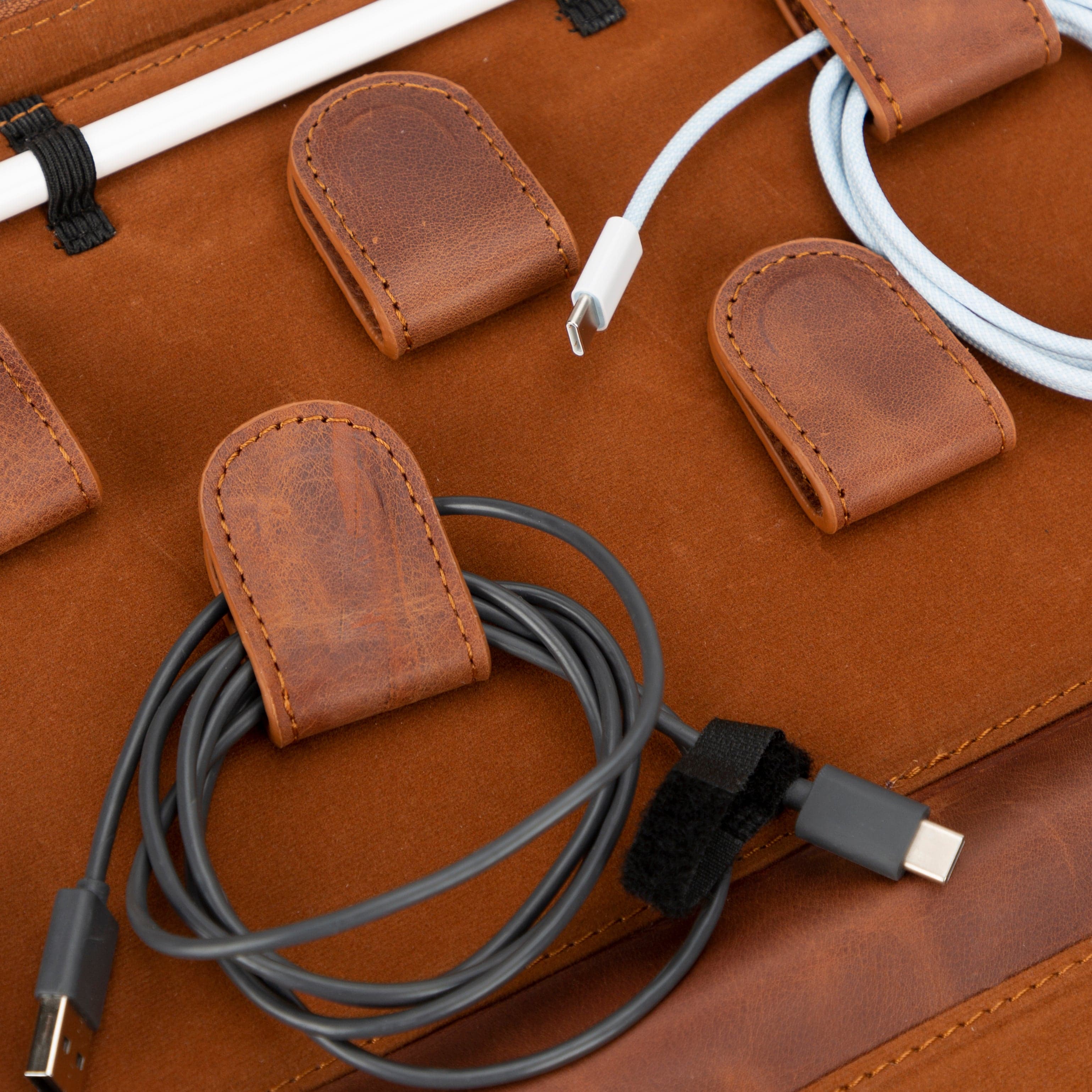 Leather Travel Cable Organizer Bouletta