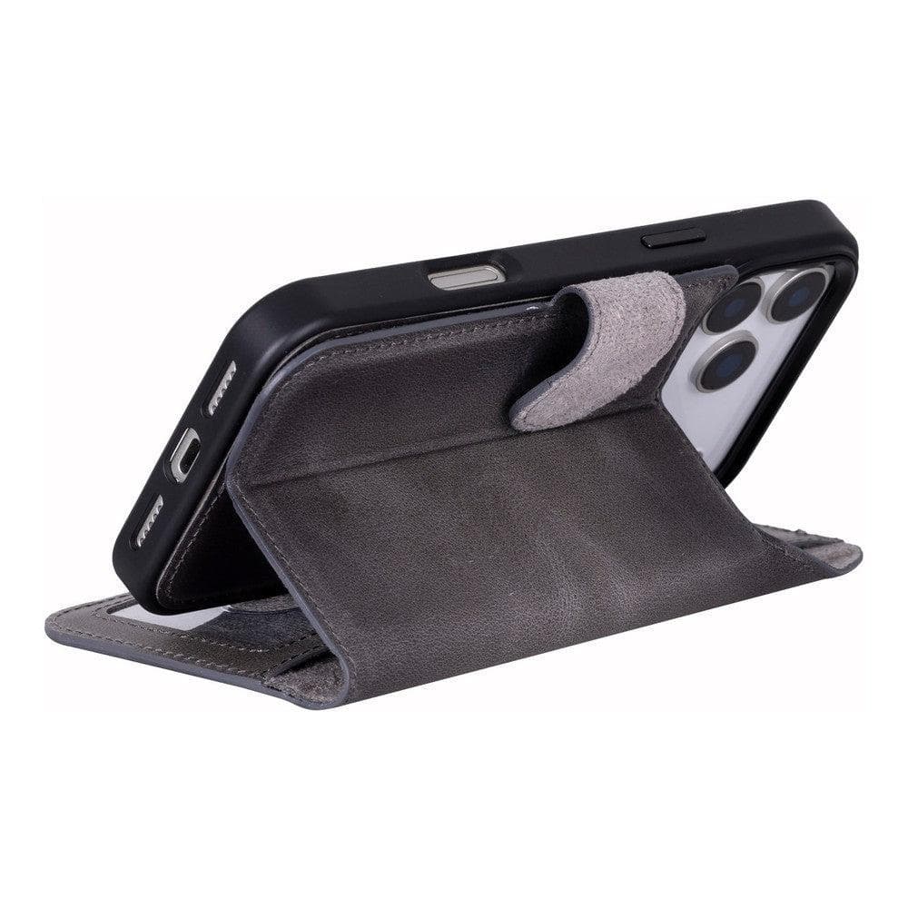 Magic iPhone 17 Pro Detachable Leather Wallet Case Bouletta