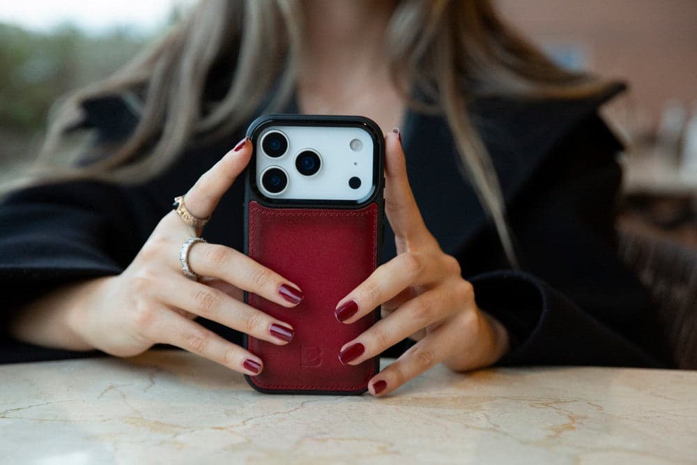 Magic iPhone 17 Pro Detachable Leather Wallet Case Bouletta