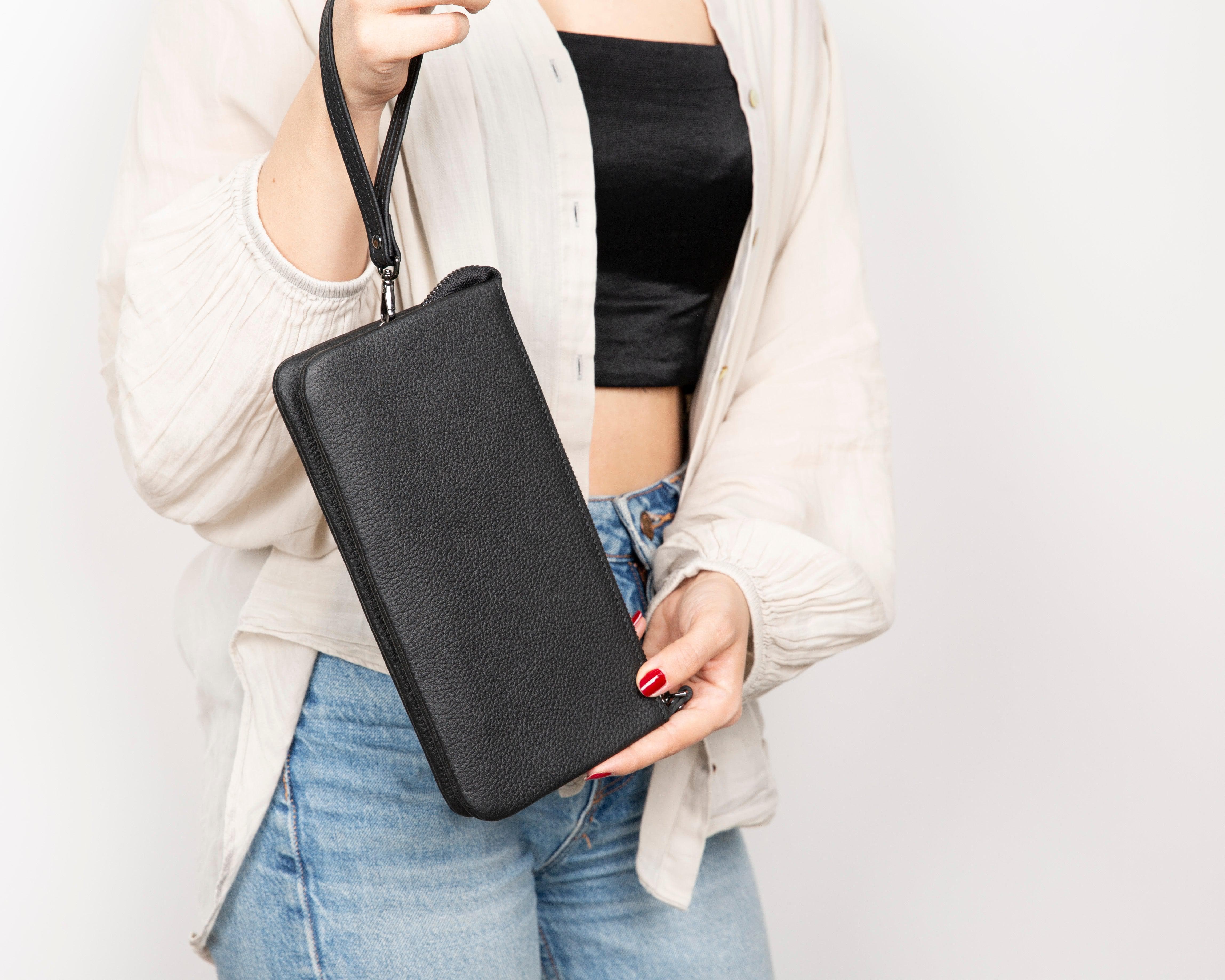 Majeste Leather Clutch Bag Bouletta