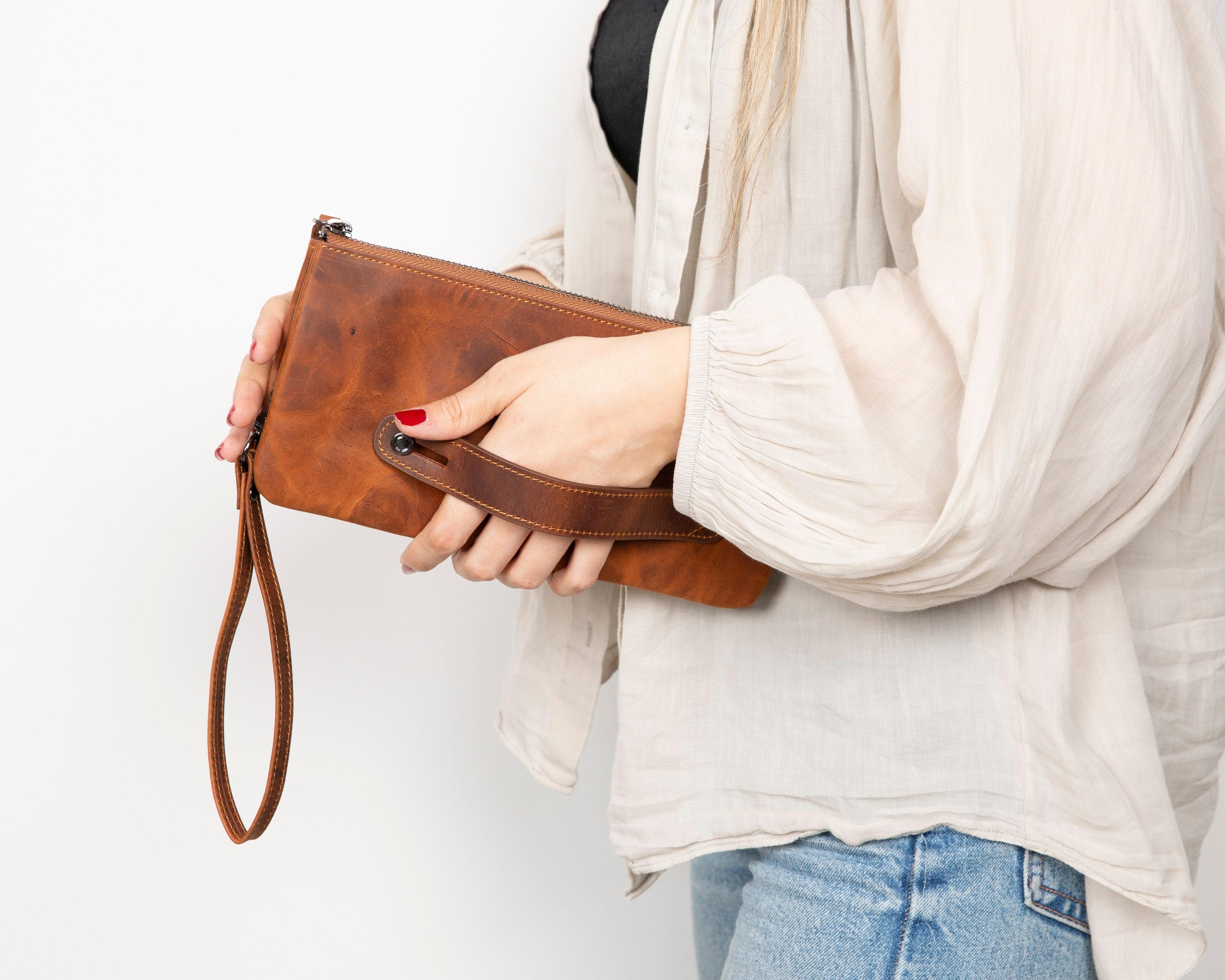Majeste Leather Clutch Bag Bouletta