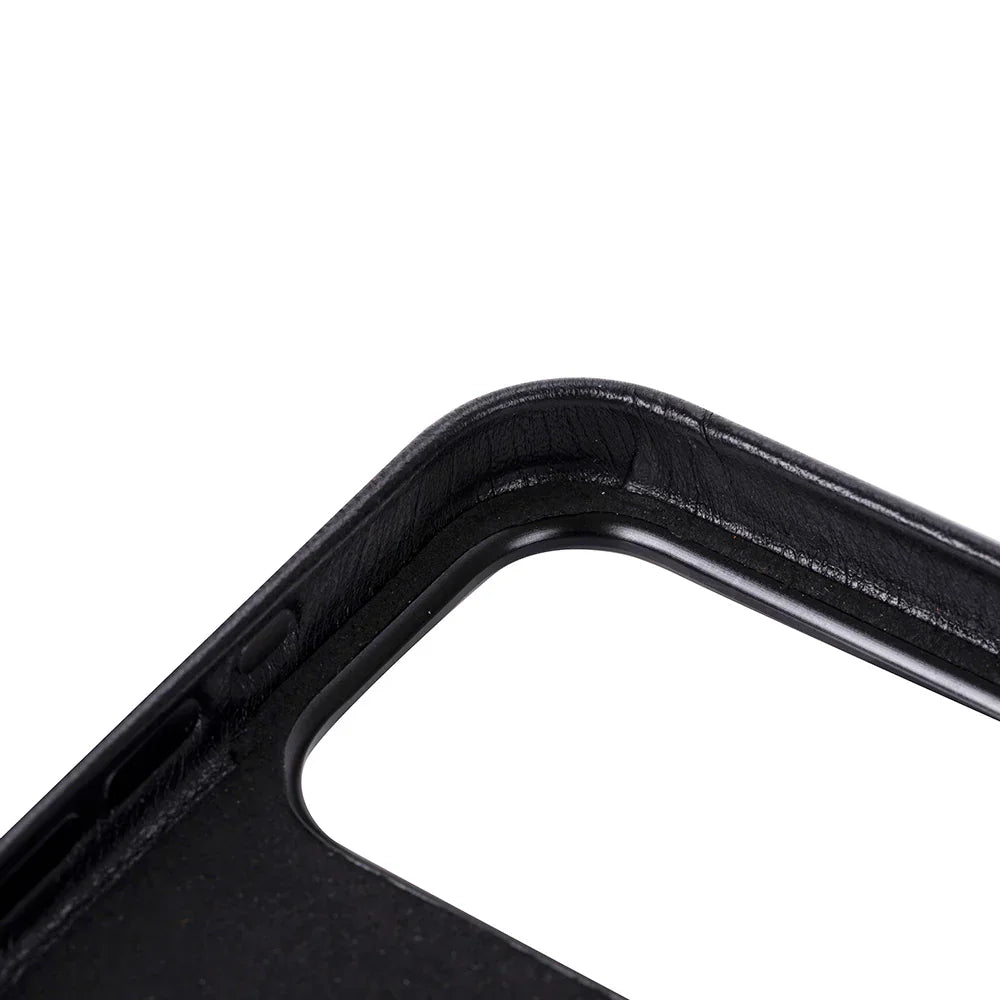Prestige iPhone 17 Pro Leather Case Bouletta