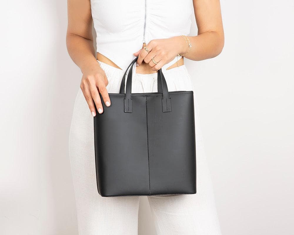 Valetto Leather Tote Bag Bouletta