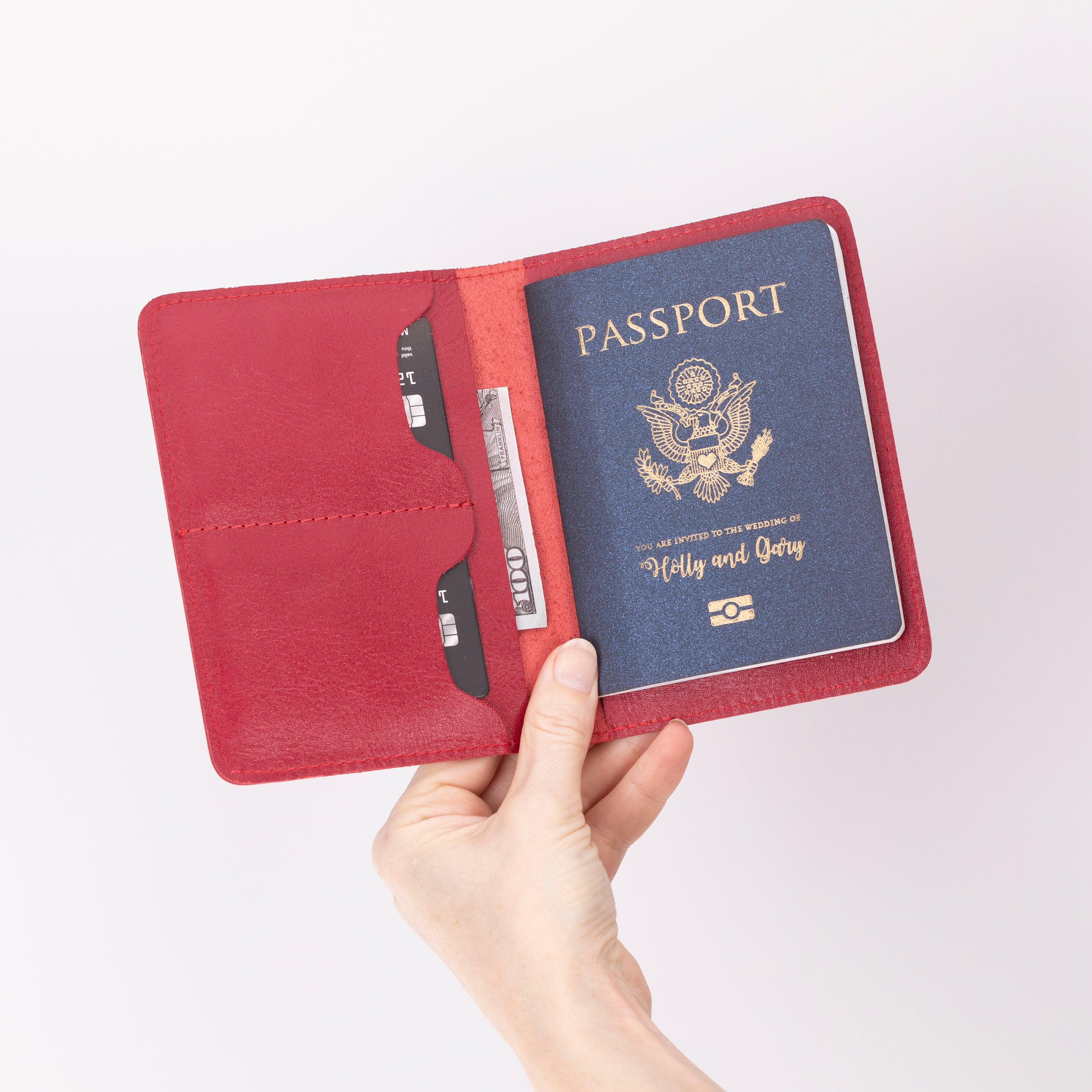 Viaggio Leather Passport Wallet Bouletta