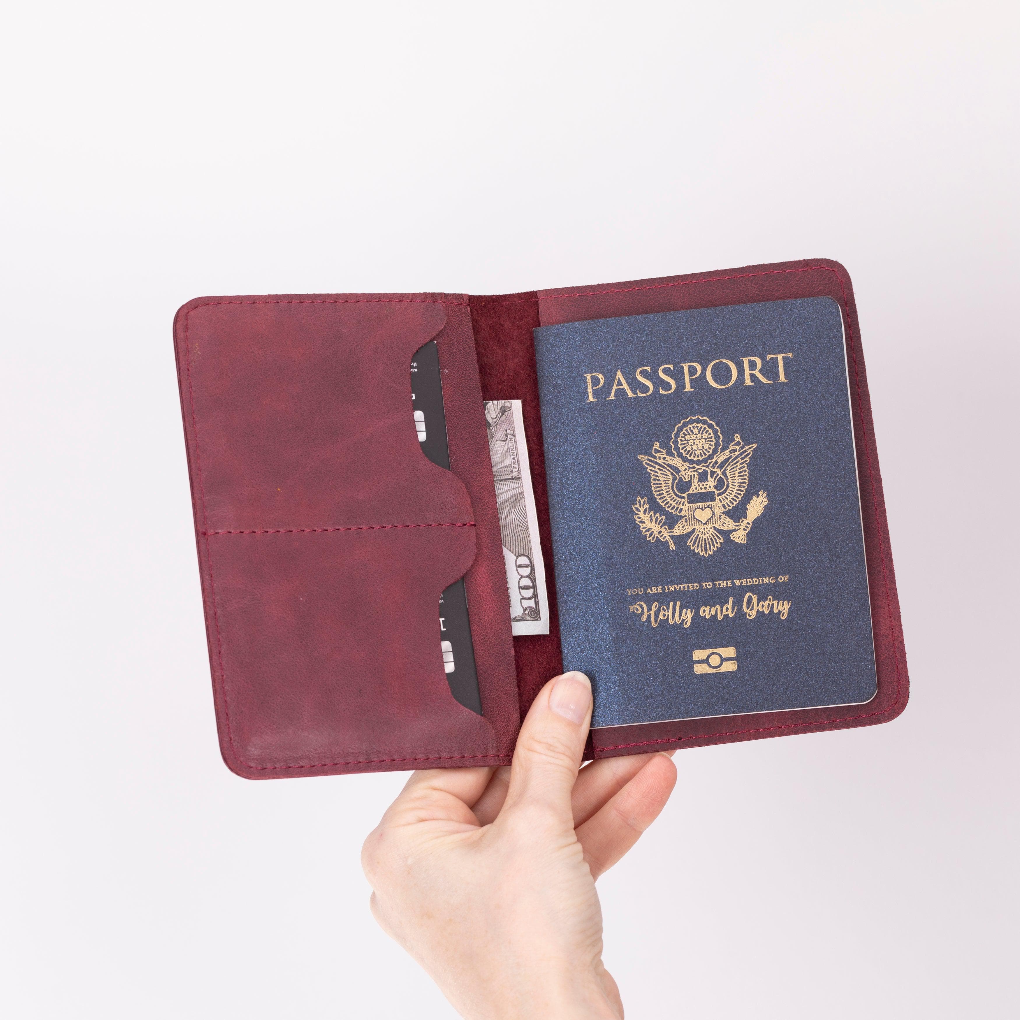 Viaggio Leather Passport Wallet Bouletta