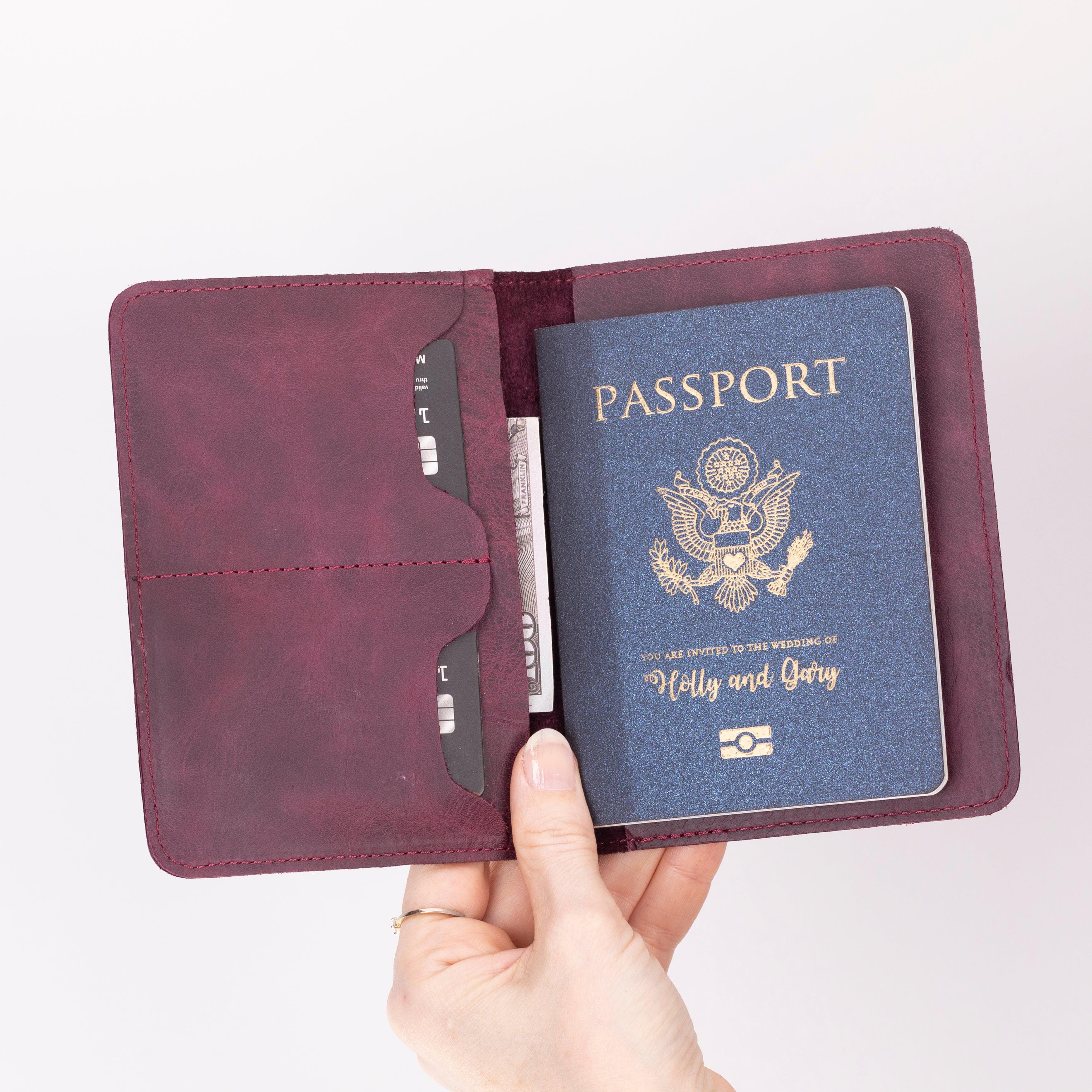 Viaggio Leather Passport Wallet Bouletta