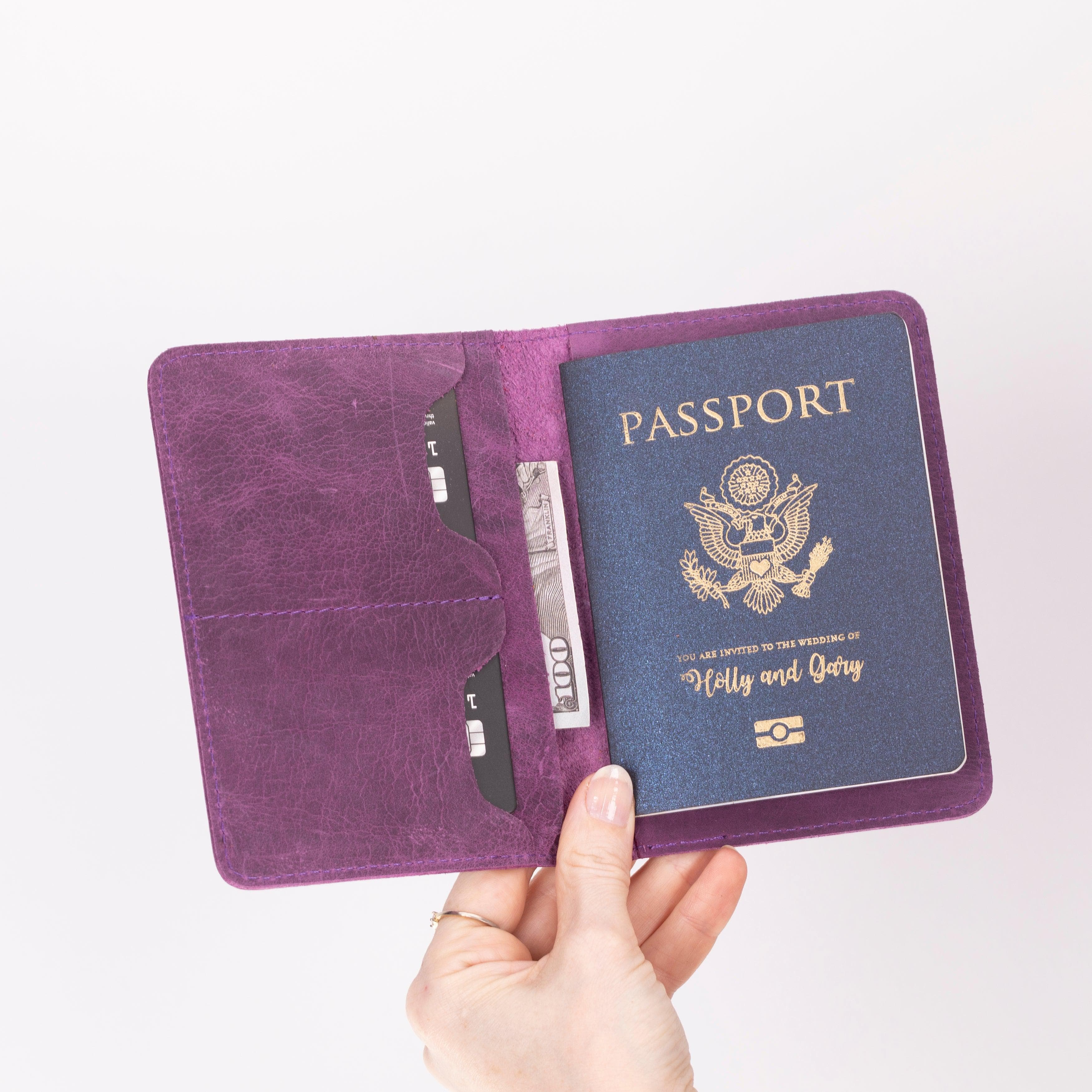 Viaggio Leather Passport Wallet Bouletta